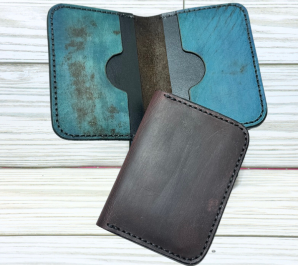 LEATHER MINIMALIST BIFOLD WALLETS